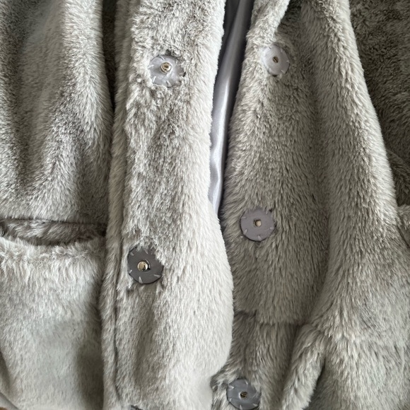 Cotton Candy LA Grey Teddy Faux Fur Coat Jacket Snap Closure | Medium - Picture 9 of 11